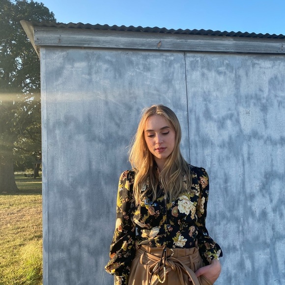 ZARA FLORAL WOMEN'S BLOUSE SIZE SMALL AND MEDIUM NWT CROP TIE WAIST - Picture 4 of 11